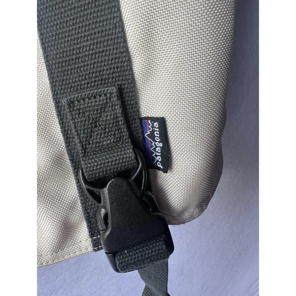 Patagonia Messenger Bag Cream Black Canvas Laptop Commuter Crossbody Bag